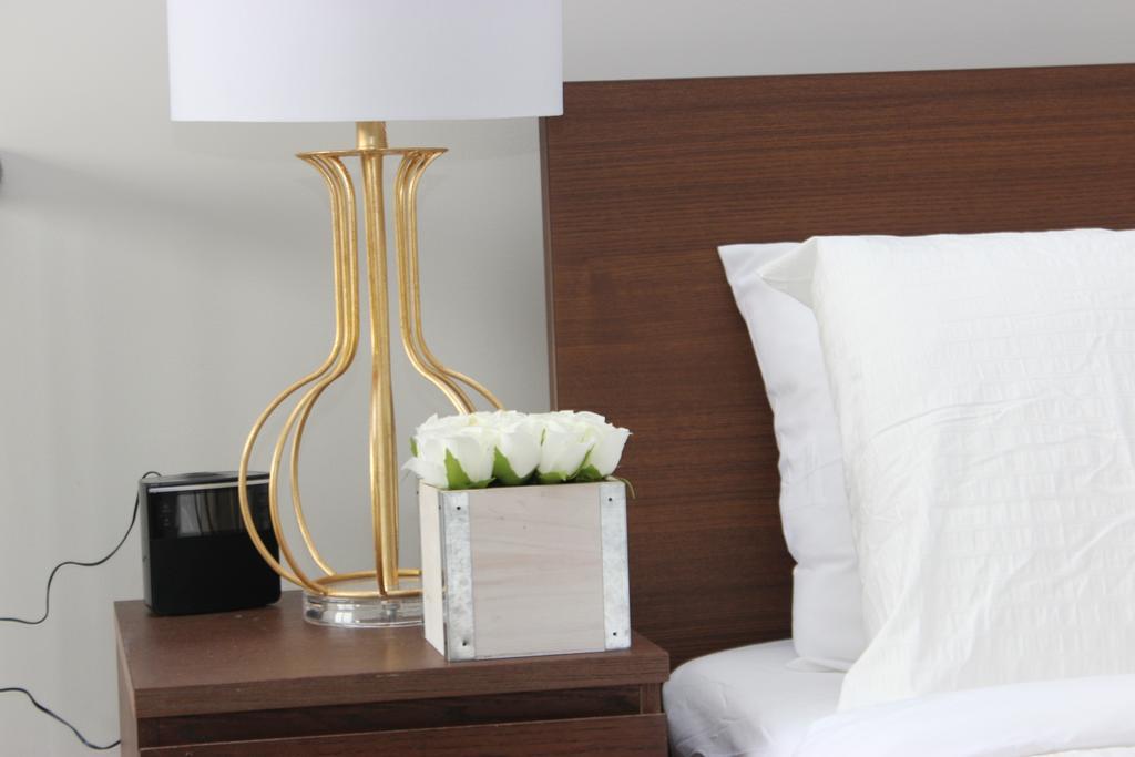 Atlas Suites- Furnished Apartments-College Street, Toronto Bagian luar foto