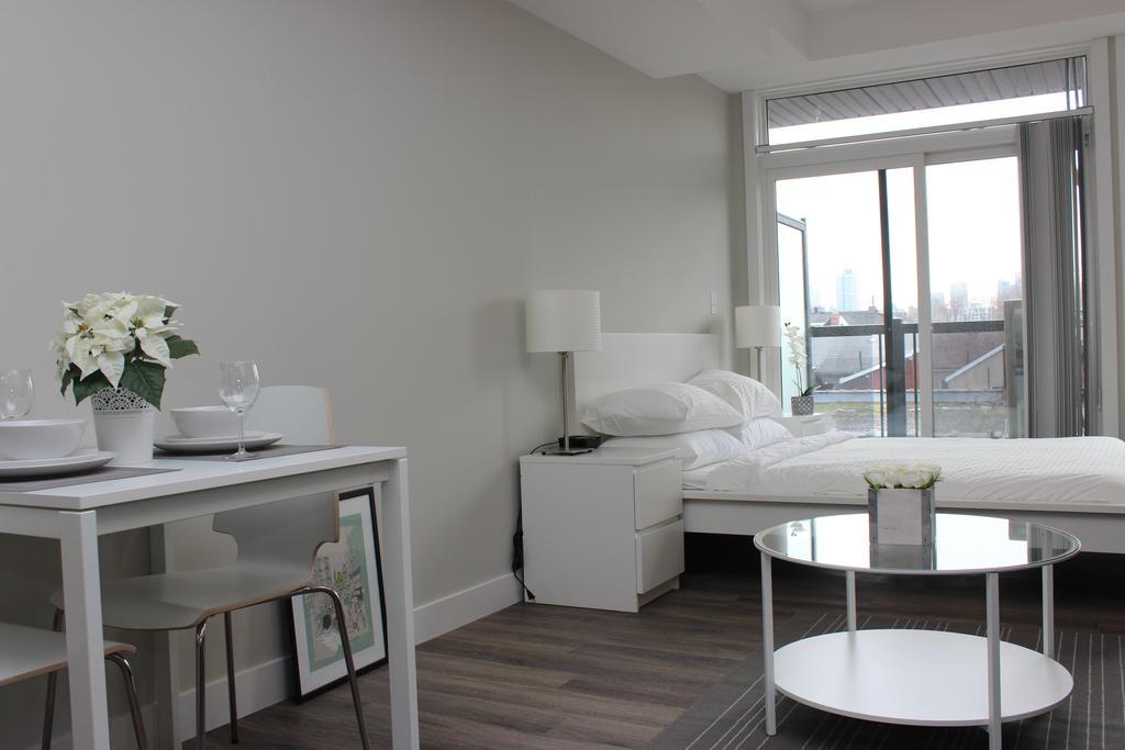 Atlas Suites- Furnished Apartments-College Street, Toronto Bagian luar foto